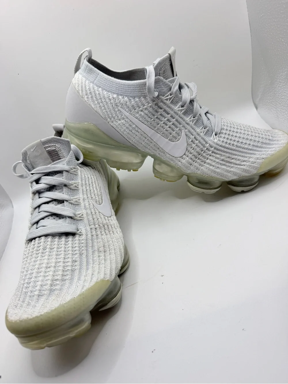 Nike Women's Light Grey/White Vapormax Flyknit Athletic Shoes